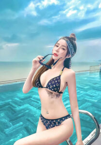 Cher Ungsumalynn pool