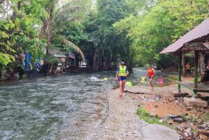 สวนลุงเล็ก-ข้างทาง