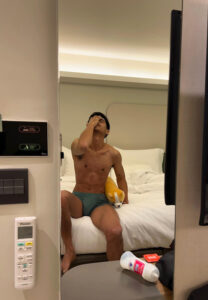 อาร์ทติส ชลธี door