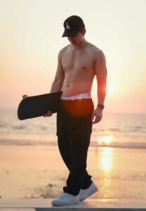 ขวัญ-ภูวเมศ-กล้ามล่ำ