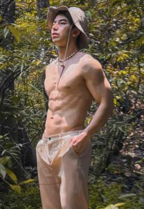 ขวัญ-ภูวเมศ-ใส่หมวก