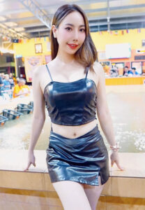 Moeily​-ชุดหนัง